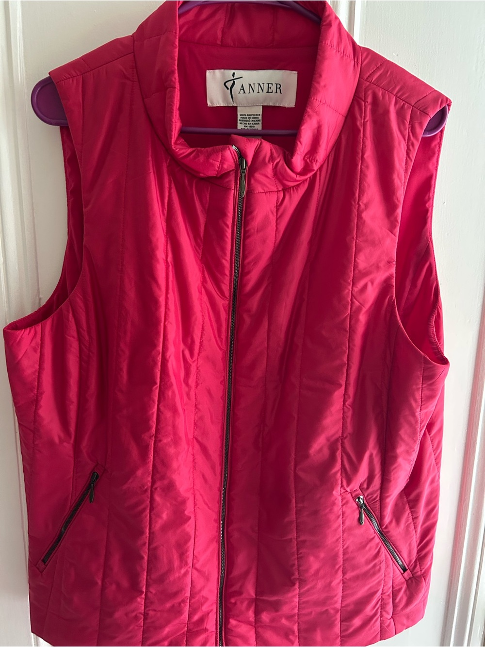 Women's Sleeveless Quilted Vest in Hot Pink